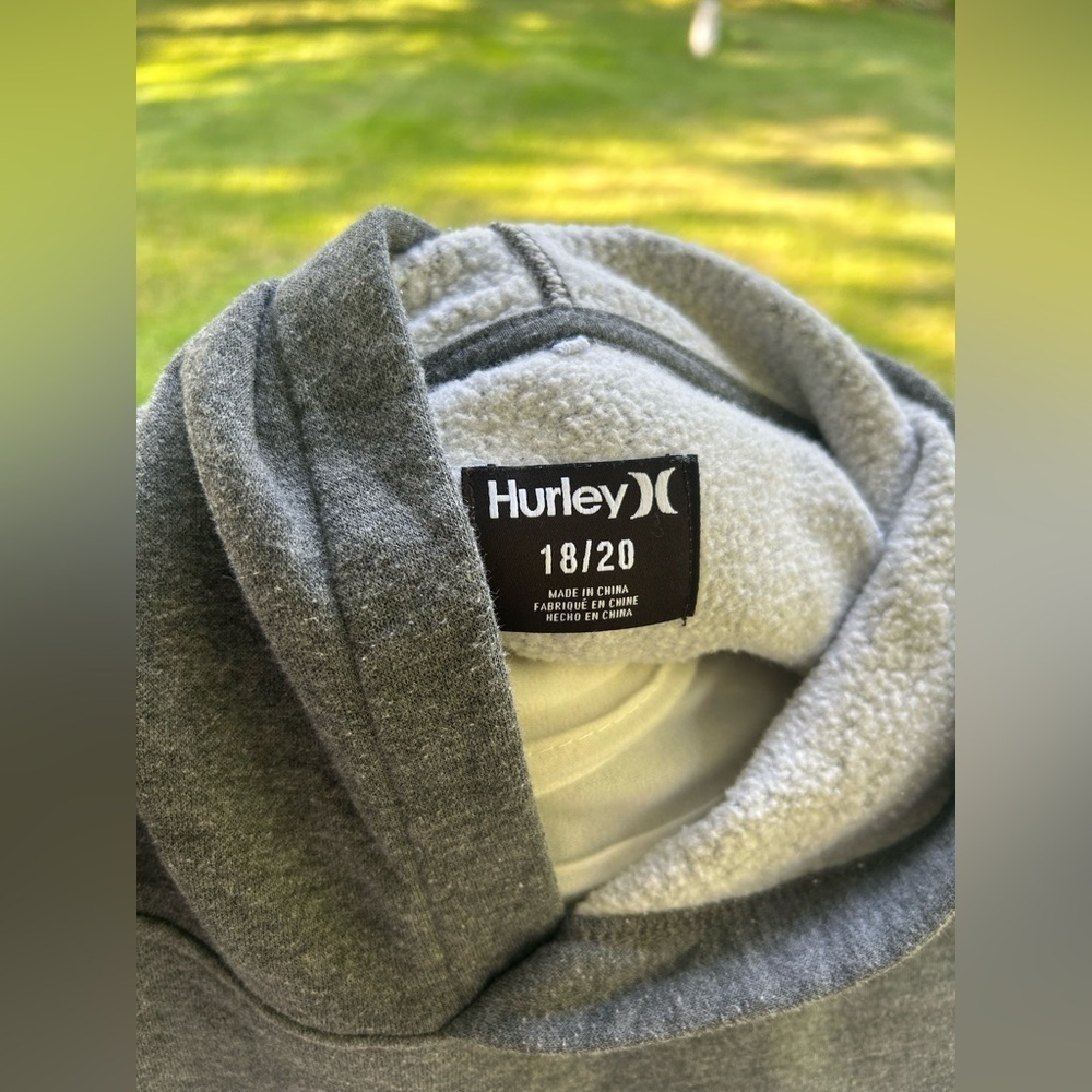☀️NWOT-Hurley Gray Camo Logo pull/over Hoodie- size 18/20 kids YA - Picture 4 of 4